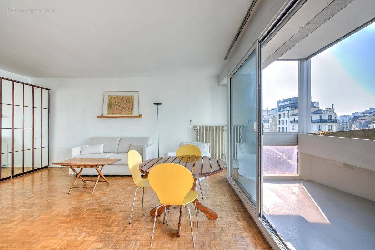 Appartement à PARIS-15E