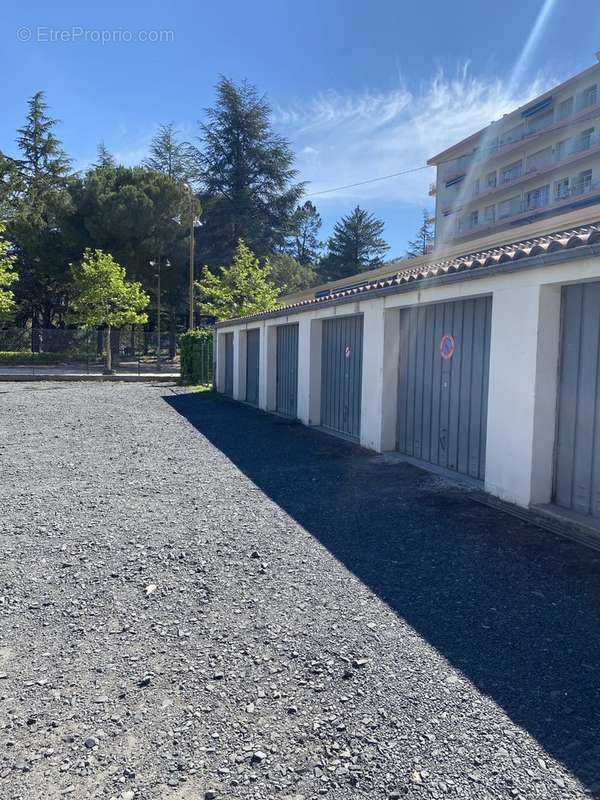 garage - Appartement à VERNET-LES-BAINS