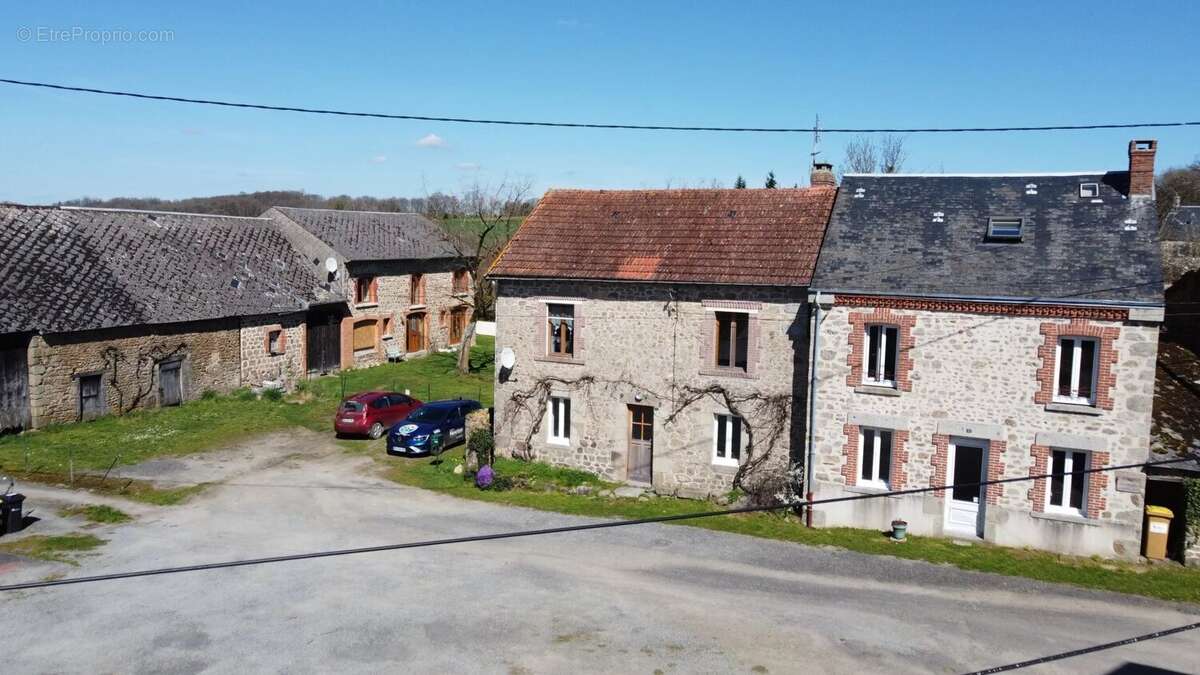 Maison à SAINT-PRIEST-LA-PLAINE