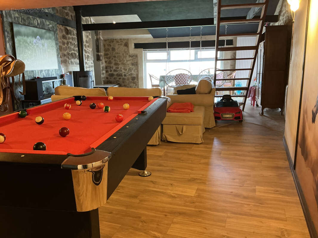 Maison à SAINT-VICTOR