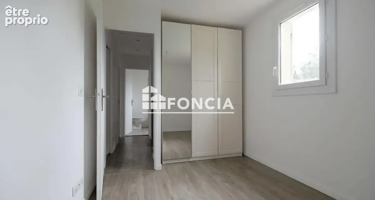 MOISSY-CRAMAYEL Maison 4 pièces avec 3 chambre, piscine, jardin, garage - photo 12