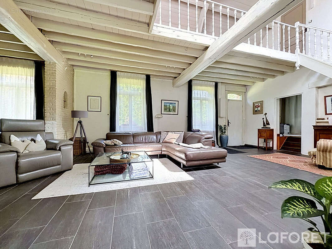 Maison Lestrem 6 pièce(s) 262 m2 - photo 3