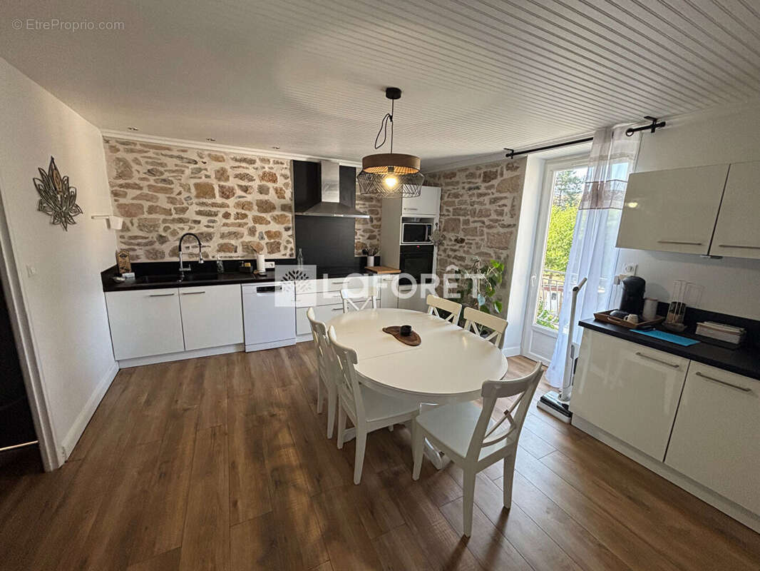 Maison 82 m² à Mouret  - photo 3