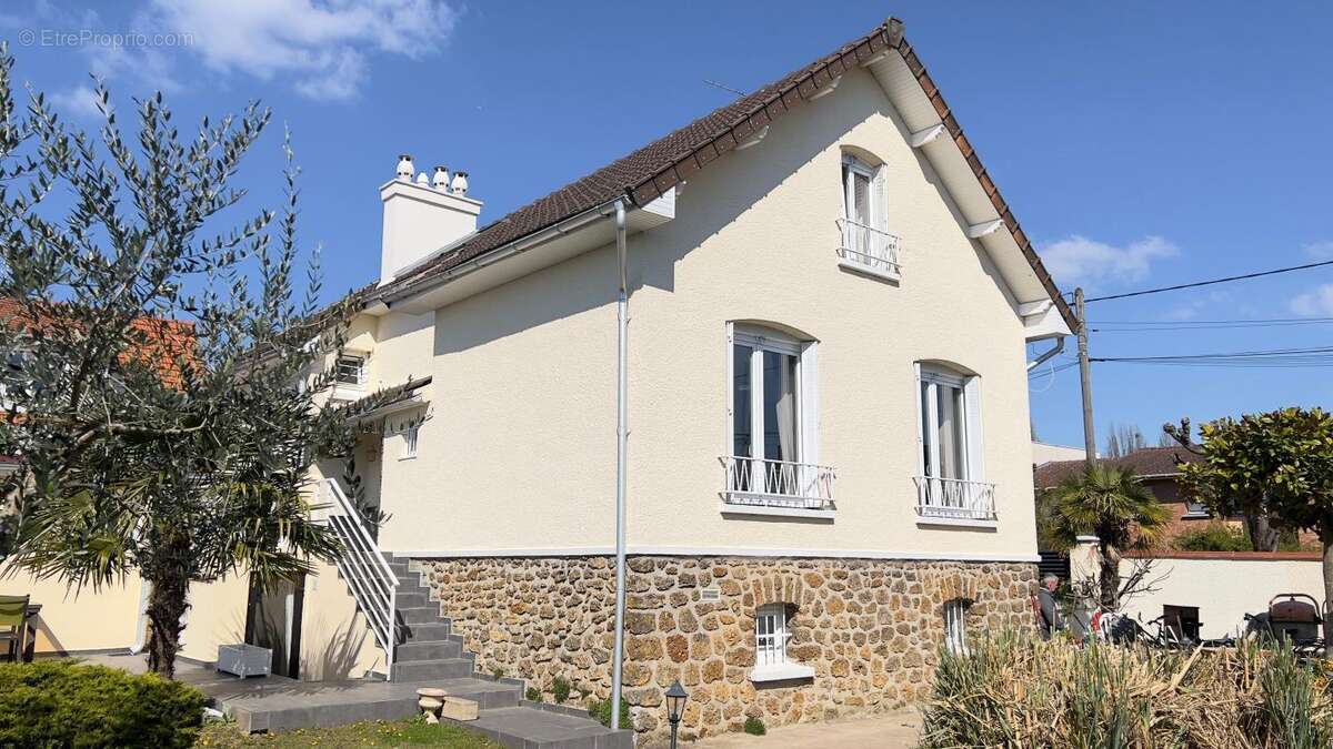 Maison à NEUILLY-SUR-MARNE