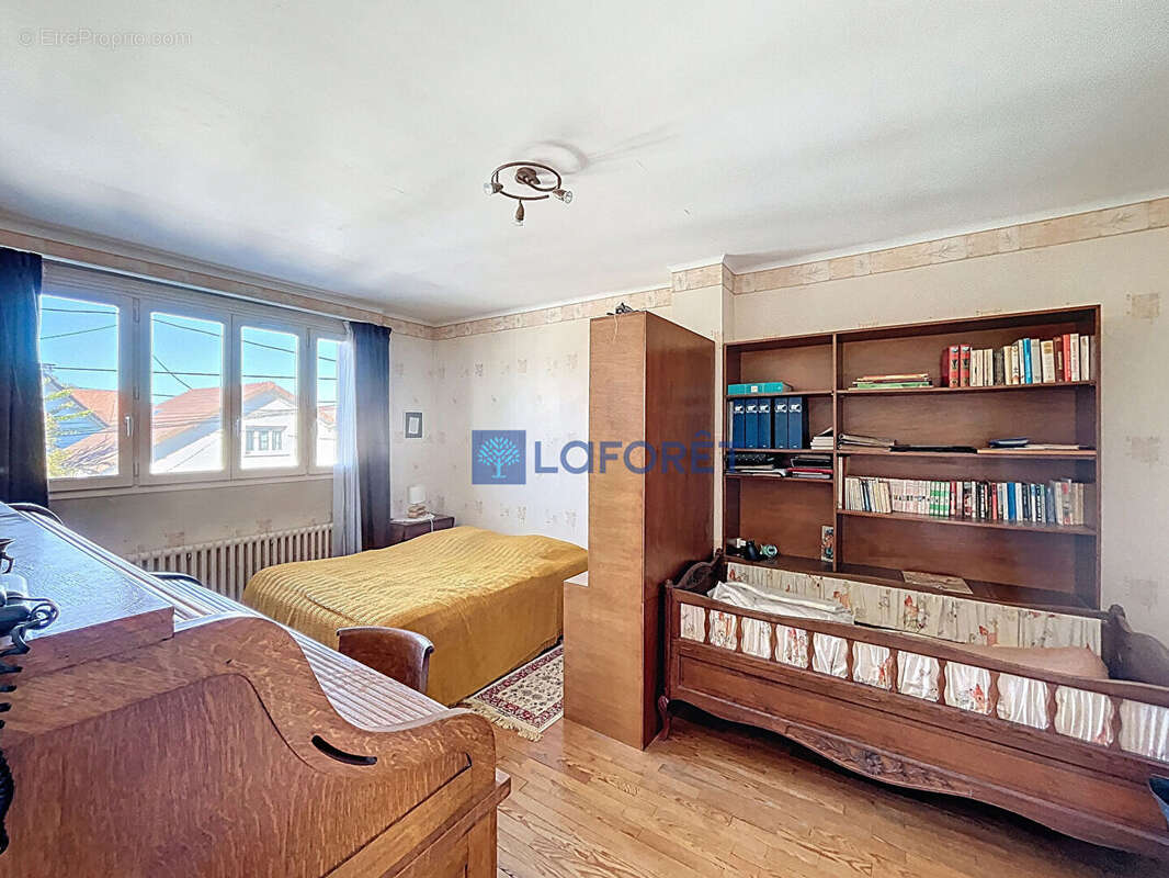 Maison à SAVIGNY-SUR-ORGE