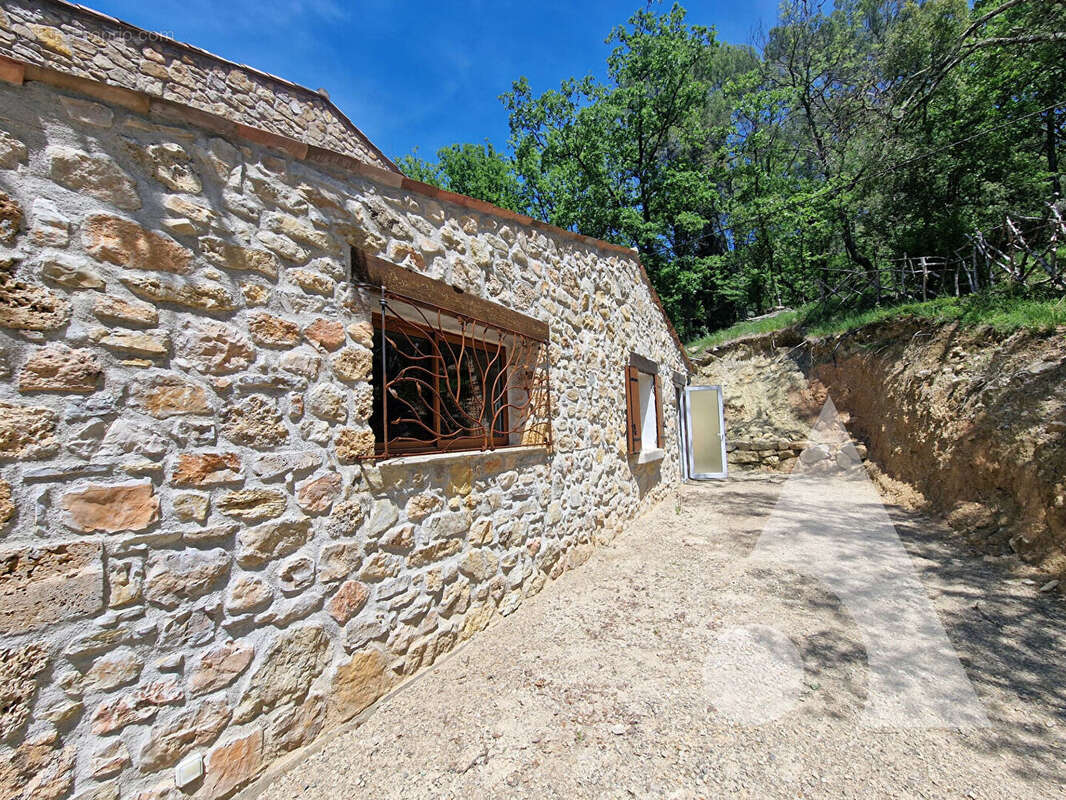 Maison à SALERNES