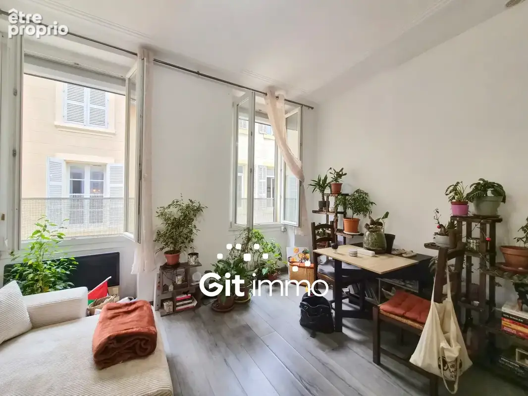Appartement à MARSEILLE-6E