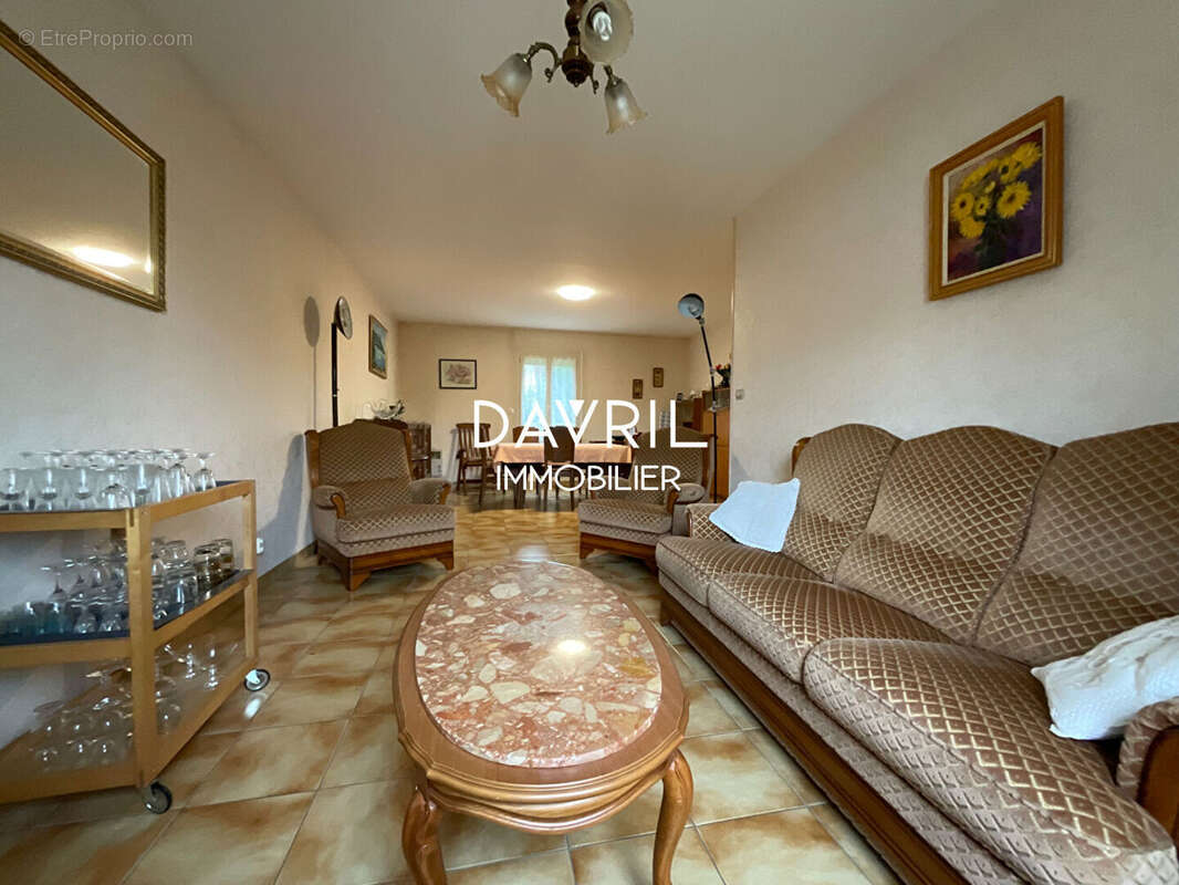 Maison à MAURECOURT