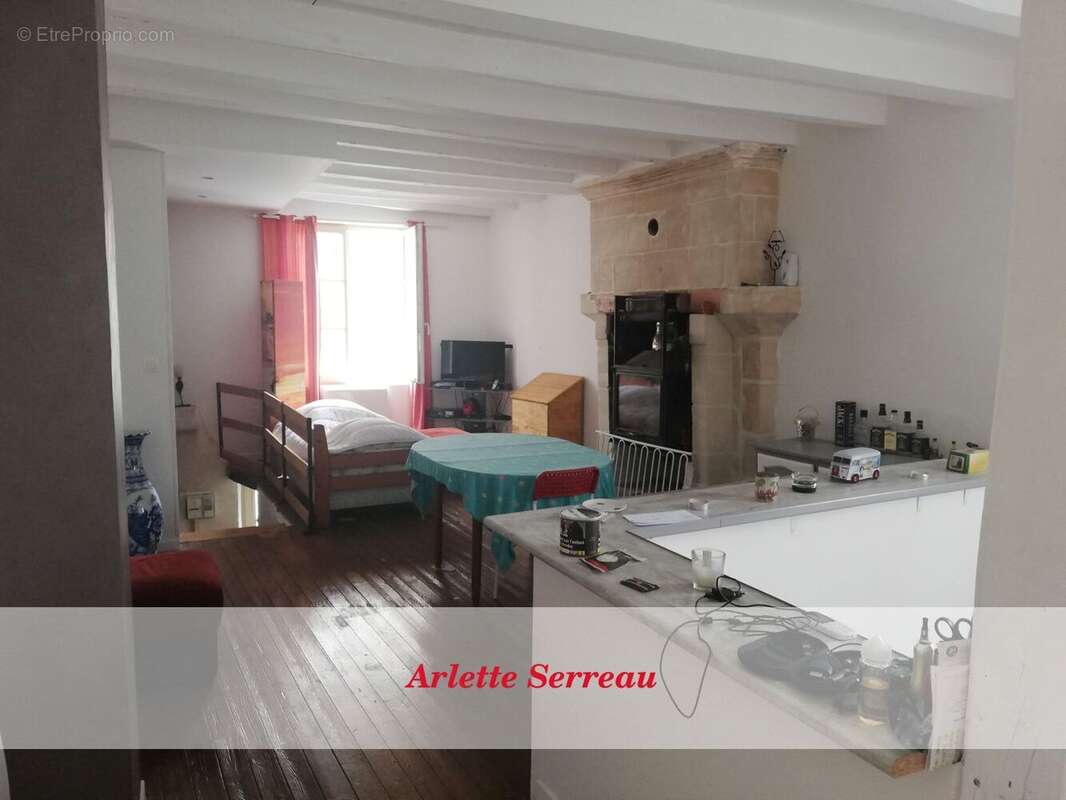 Maison à COUSSAY-LES-BOIS