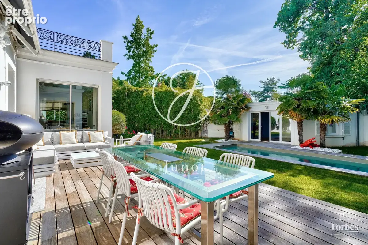 Le Vésinet - SUD - Maison - 6 chambres - 300m² - Terrain 1800m² avec piscine. - photo 7