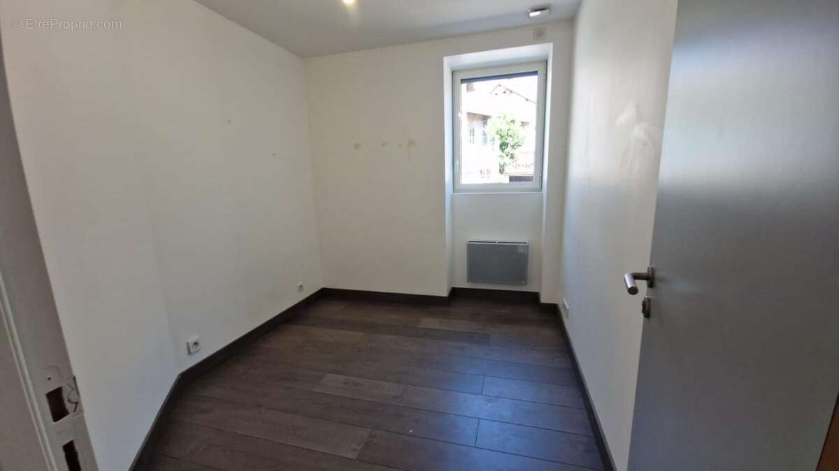 À vendre – Appartement avec terrasse en centre-ville d’Albens (Entrelacs) - photo 5