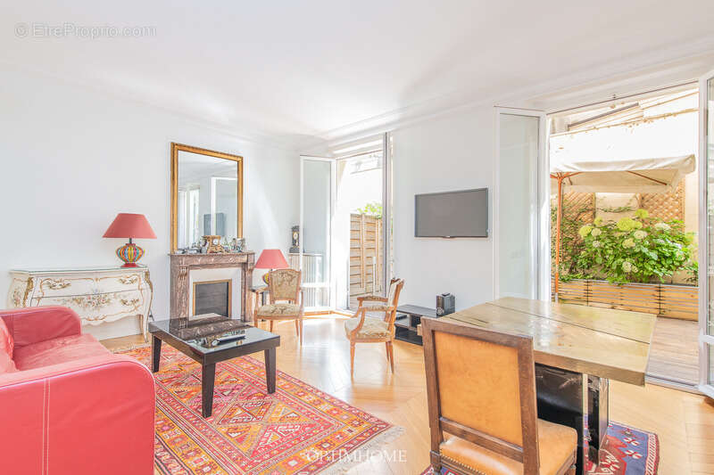 Appartement à PARIS-7E