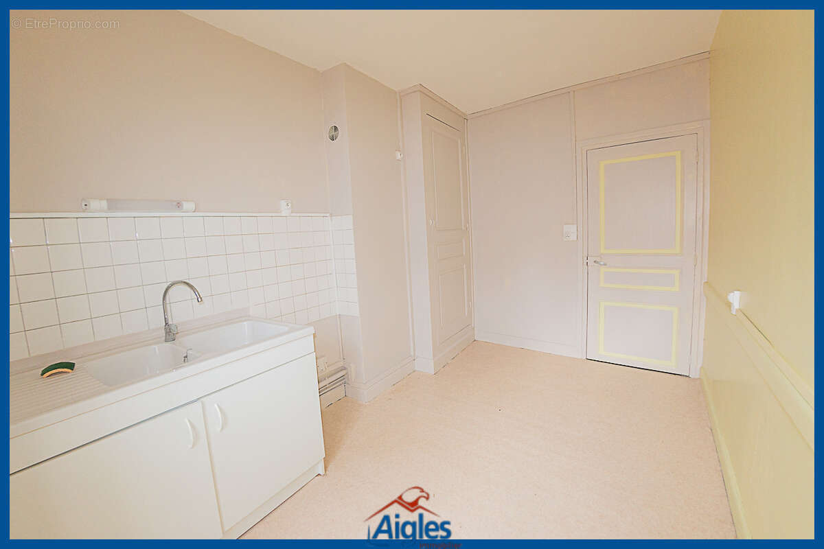 Appartement à SAINT-GERMAIN-LEMBRON