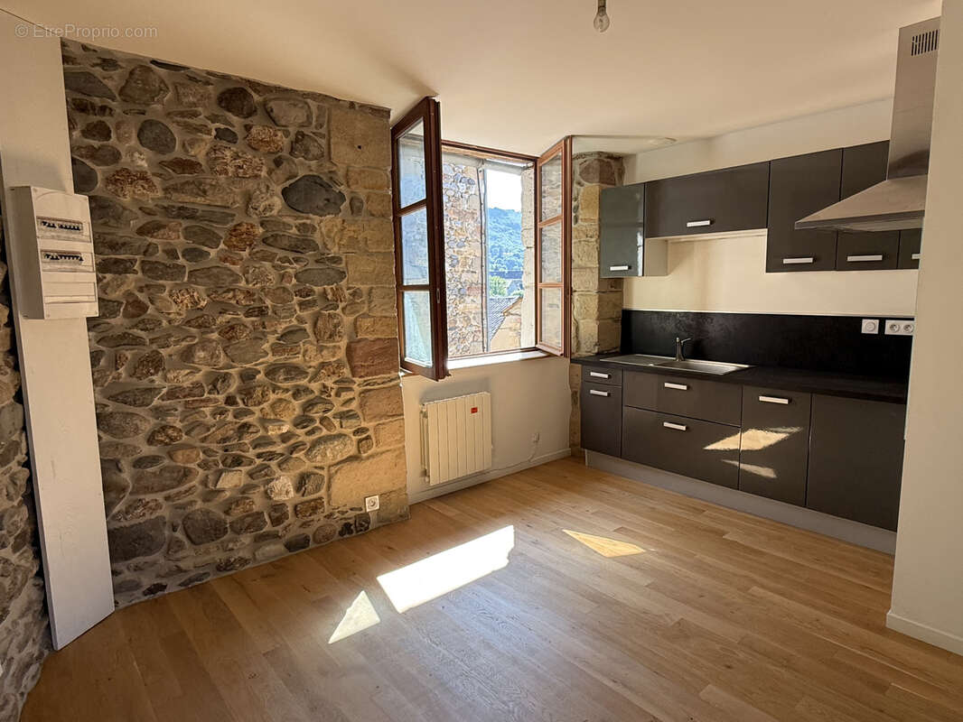 Maison à SAINT-GENIEZ-D&#039;OLT