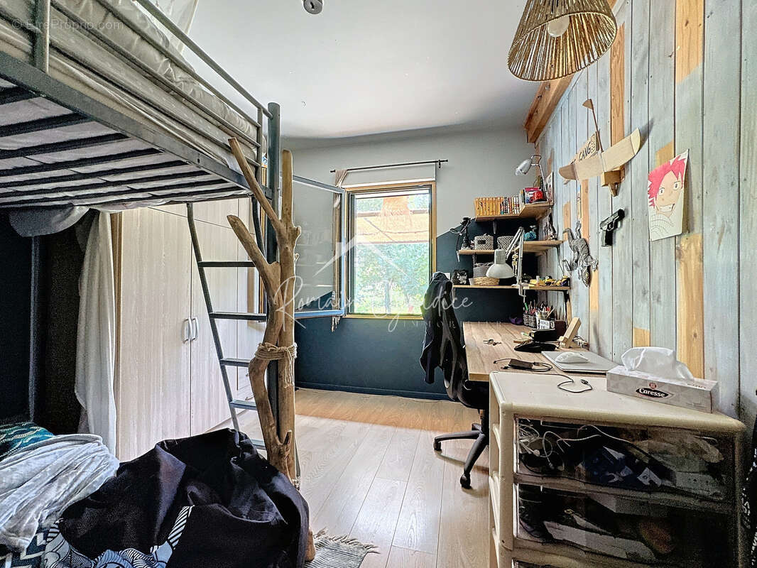 Maison à SAINT-GEORGES-DE-LUZENCON