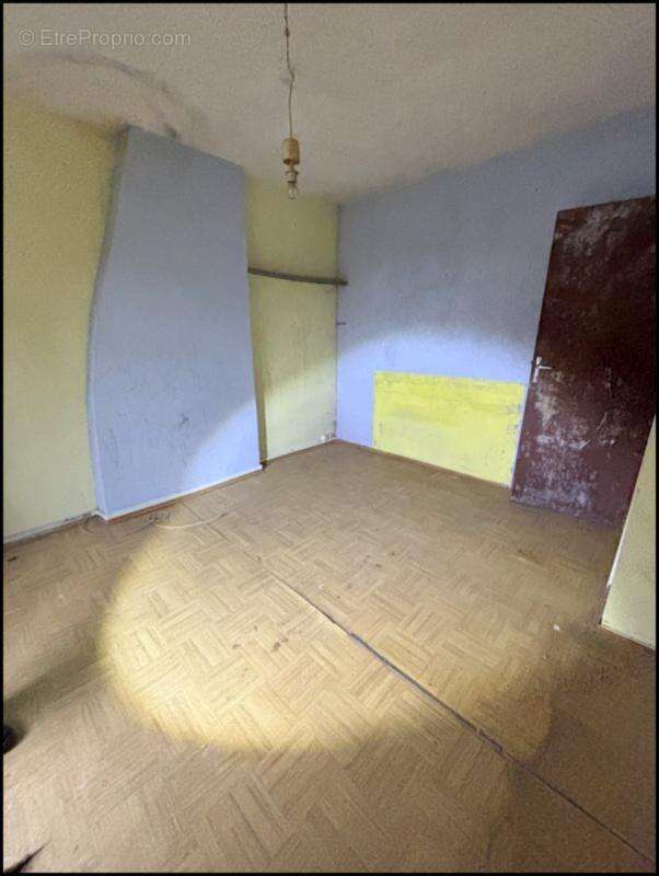 Pied à terre de 2 pièces  à CHATELUS LE MARCHEIX (23) - photo 5