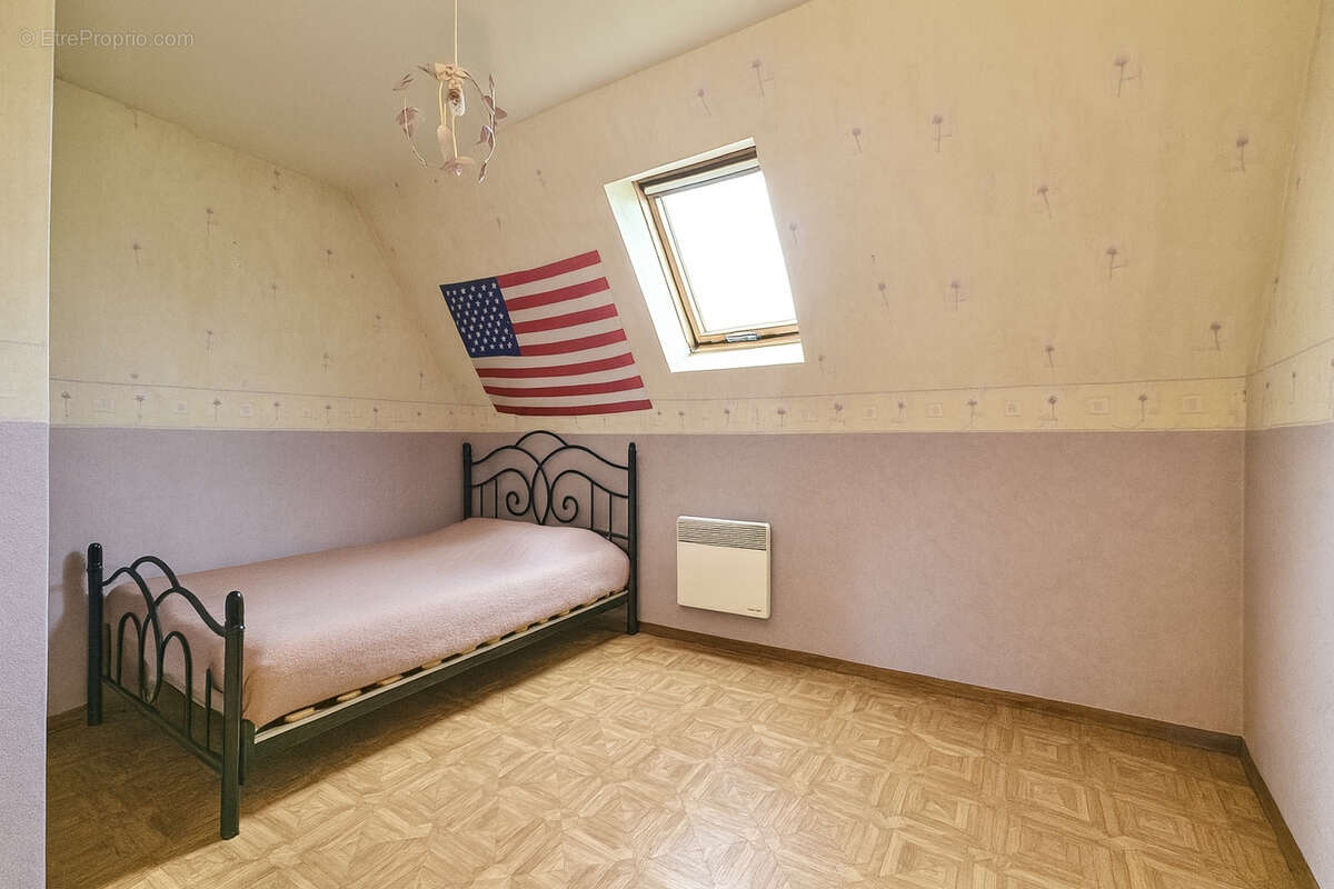 Maison à VERNEUIL-EN-HALATTE