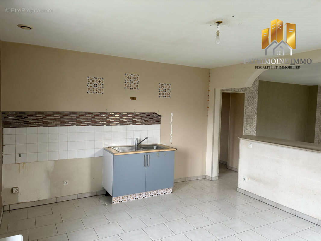 Maison à SAINT-GERVAIS-EN-BELIN