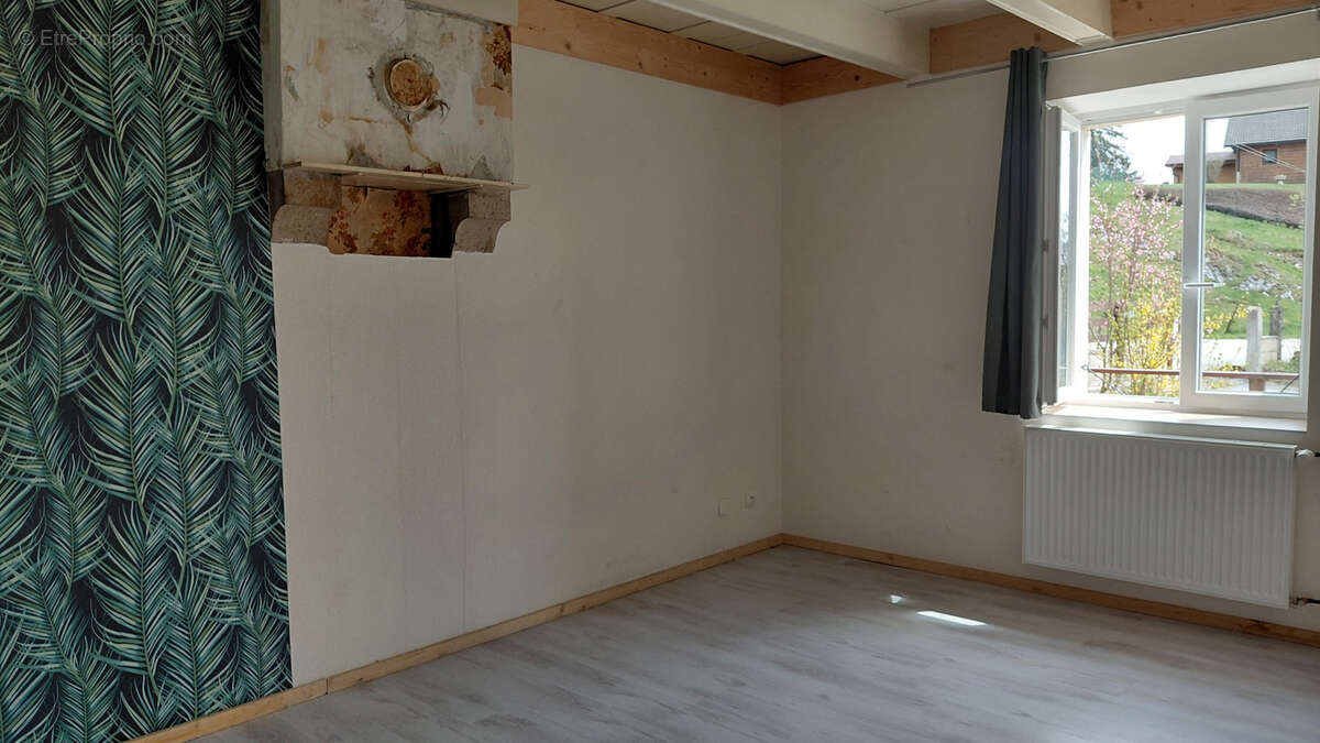 Maison à GUYANS-VENNES