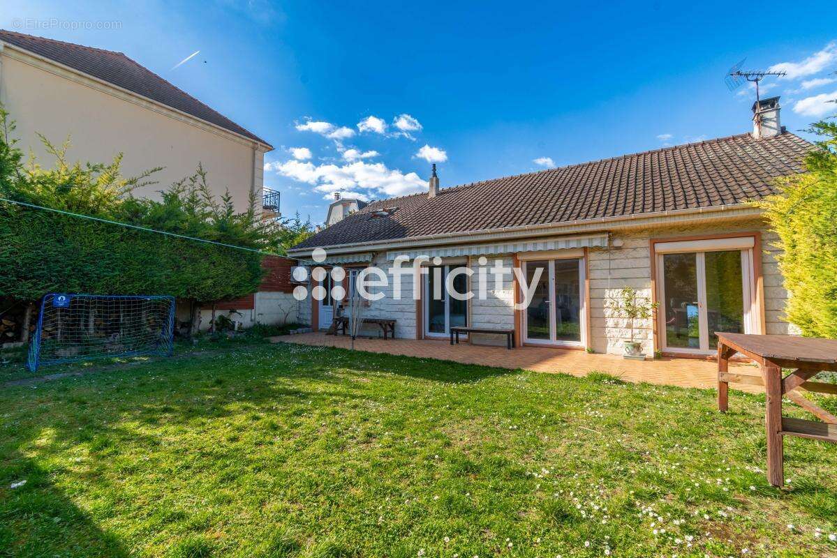 Maison à CHOISY-LE-ROI