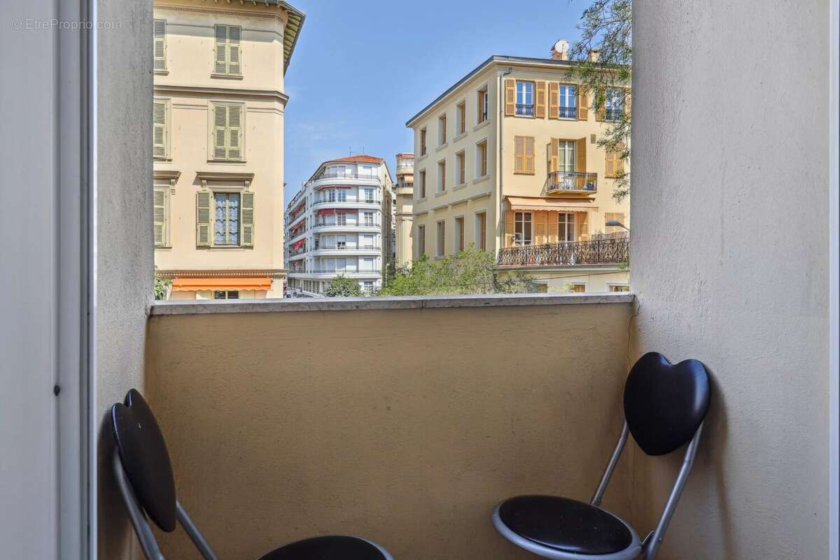VENDU - EXCLUSIVITÉ - NICE - Carré d'Or - Appartement 2-3 pièces, emplacement idéal. - photo 14
