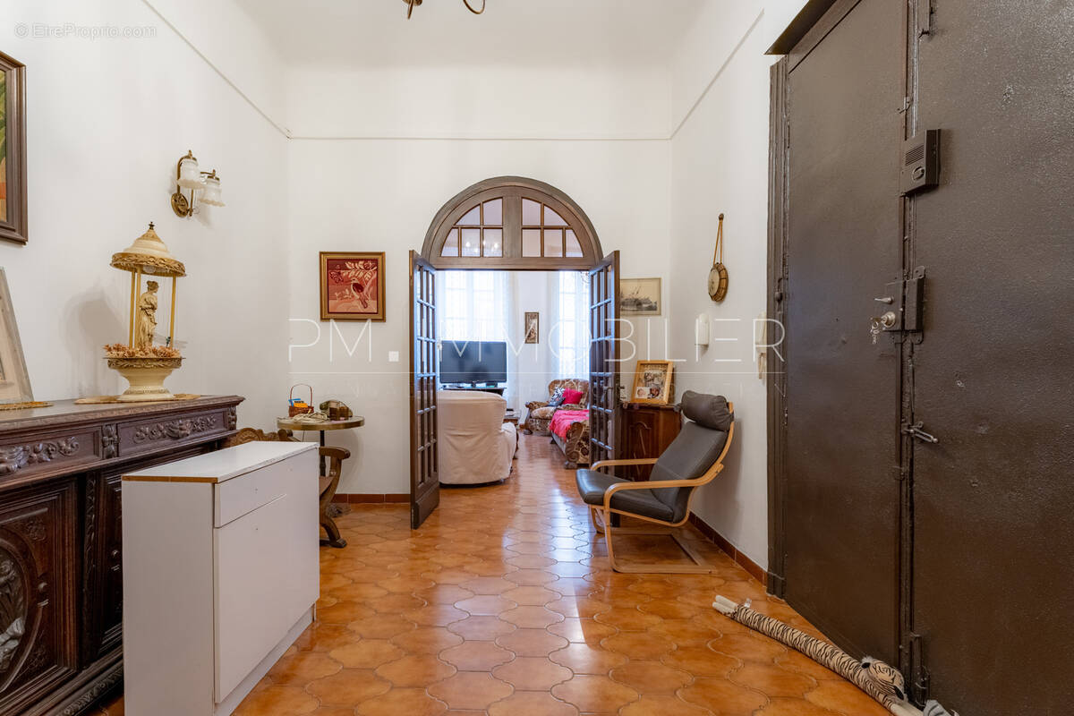 Appartement à MARSEILLE-1E
