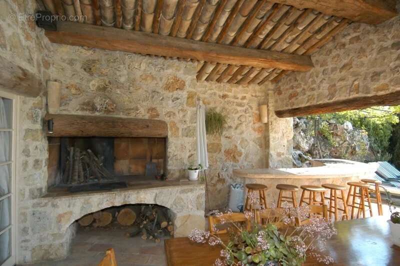 Maison à TOURRETTES-SUR-LOUP