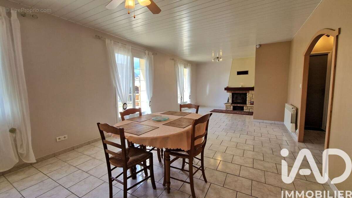 Photo 3 - Maison à CORDEMAIS