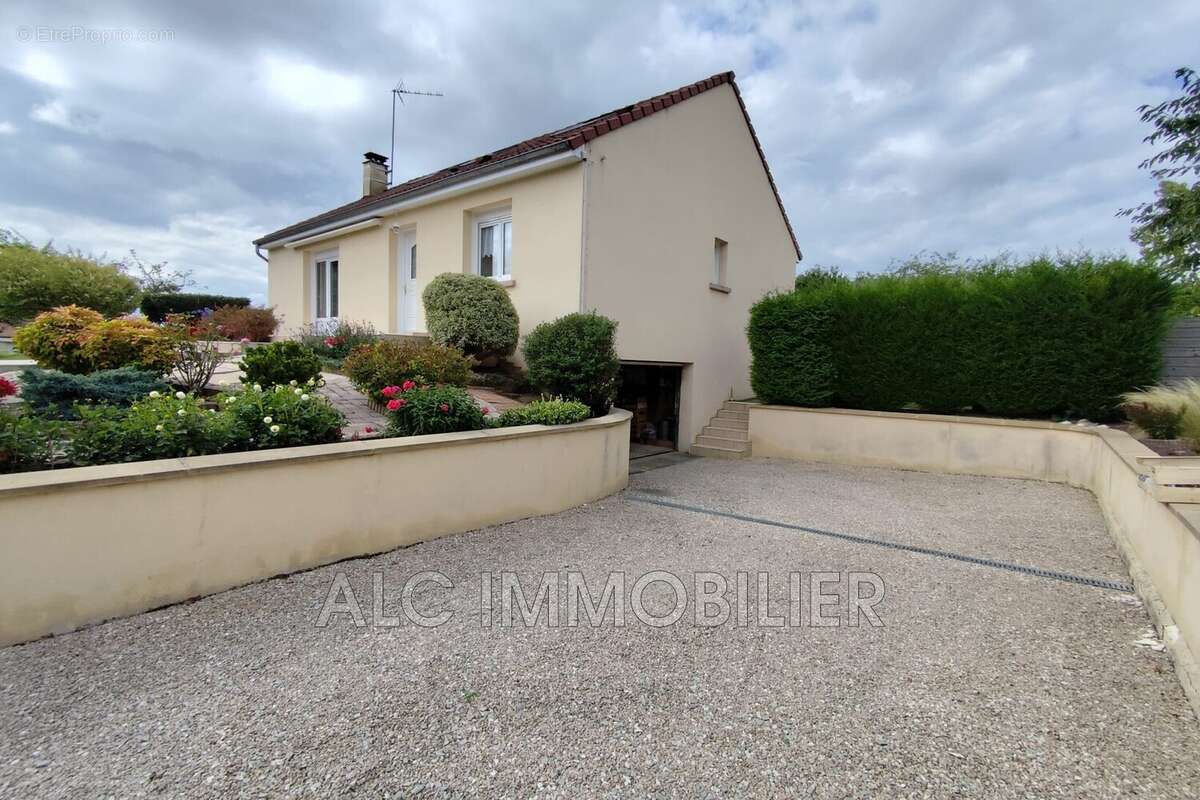 Maison à LONRAI