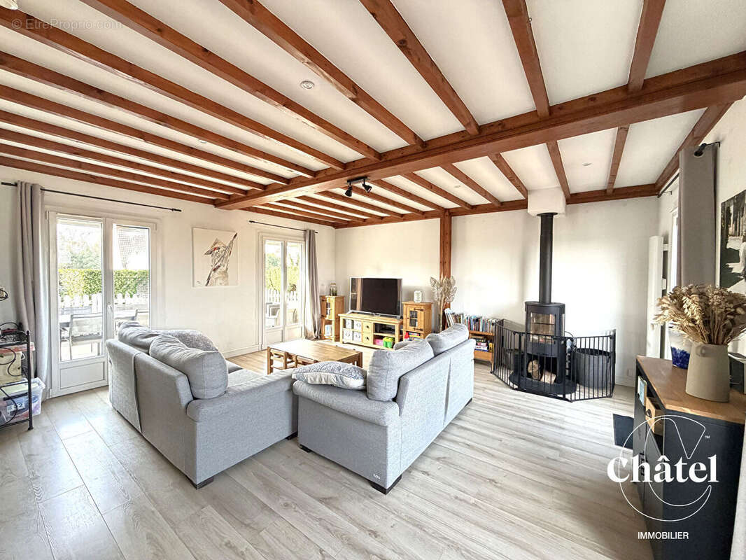 Maison à ERMENONVILLE