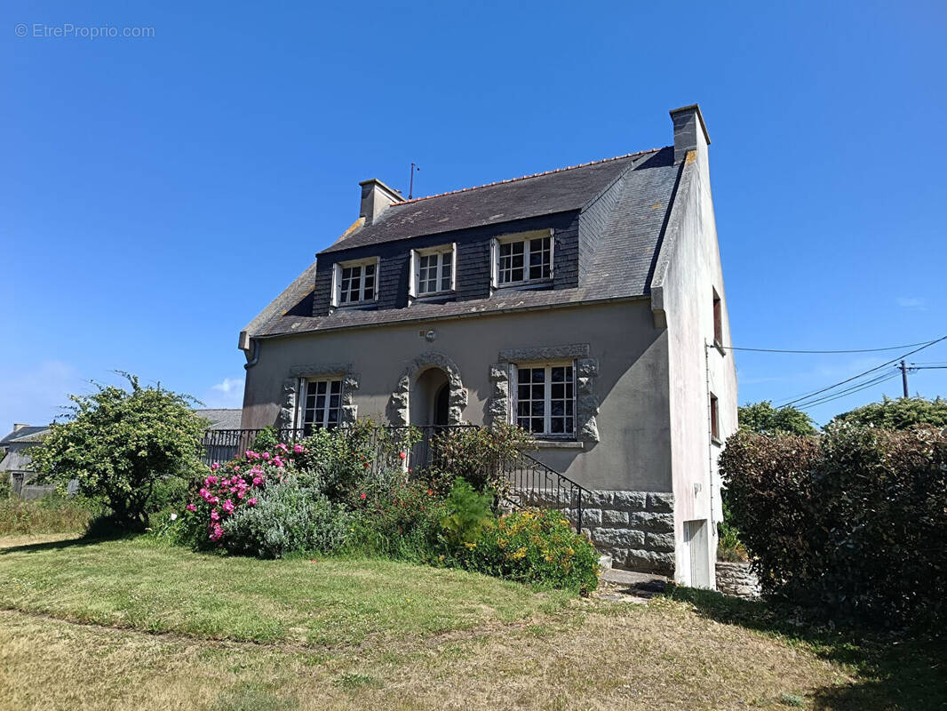 Maison à PLOUGUERNEAU