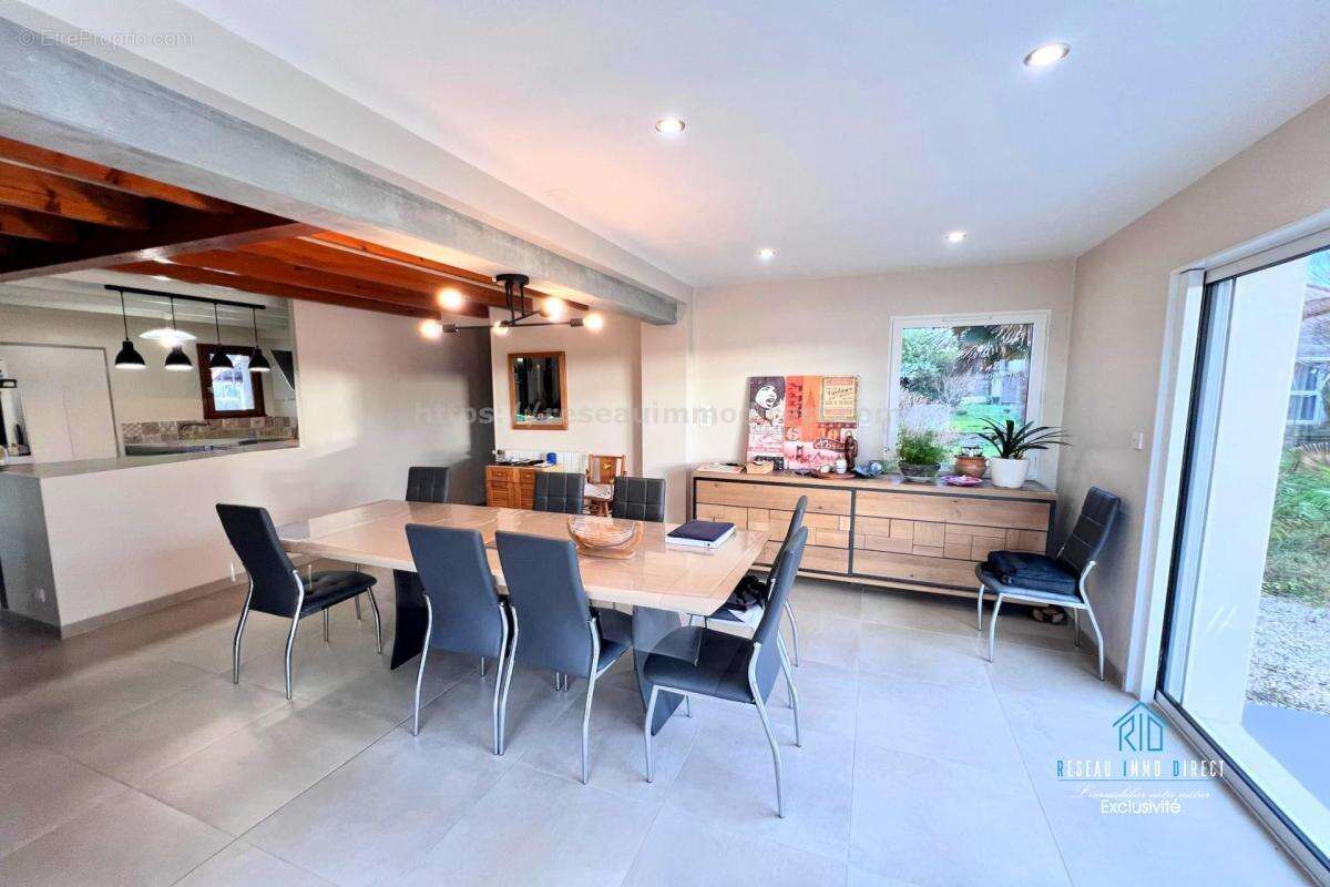 Maison à SAINT-SIMEON-DE-BRESSIEUX