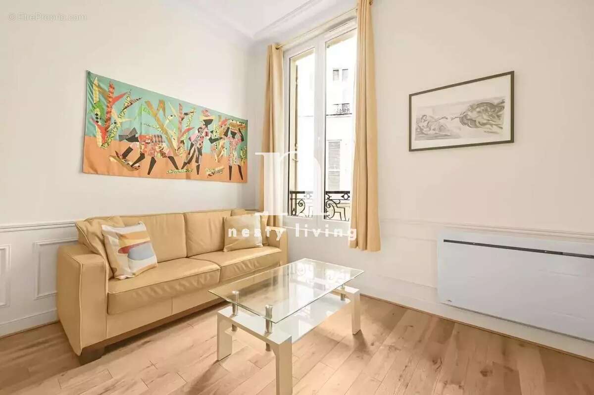 Appartement à PARIS-8E