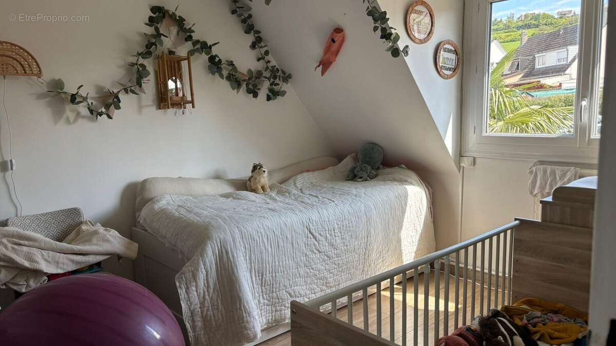 Des espaces nuit adaptés à toute la famille - Maison à LOUVIERS