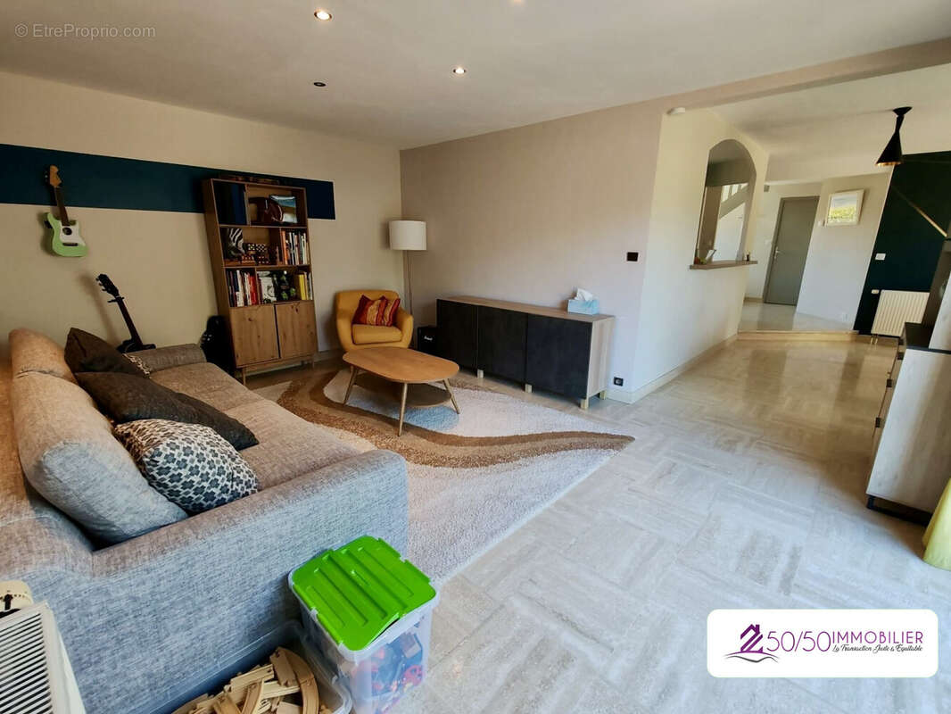 Maison 140 m² à Plougoulm  - photo 8