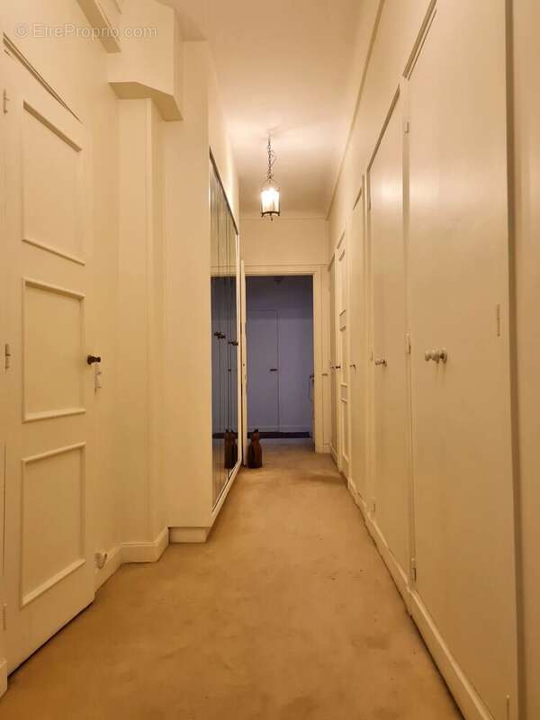 Appartement à NEUILLY-SUR-SEINE