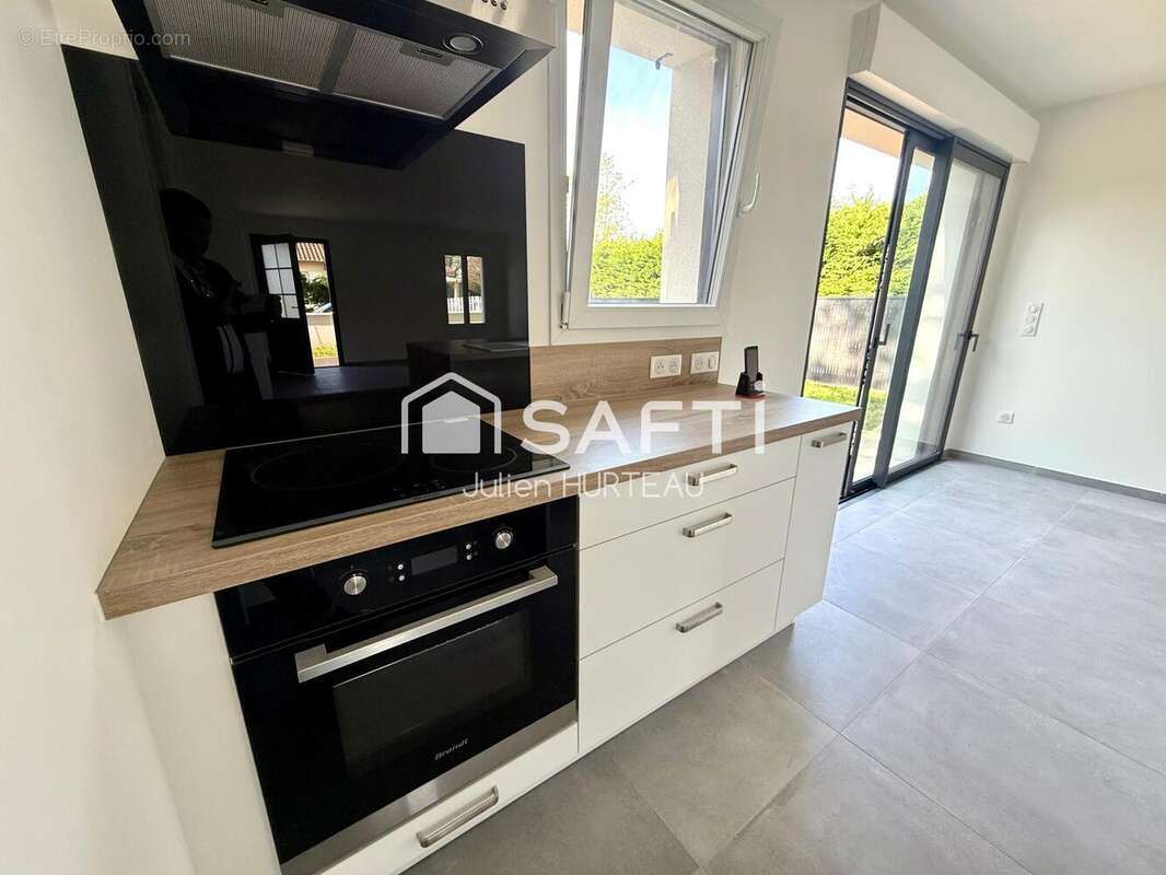 Photo 3 - Maison à VOUILLE