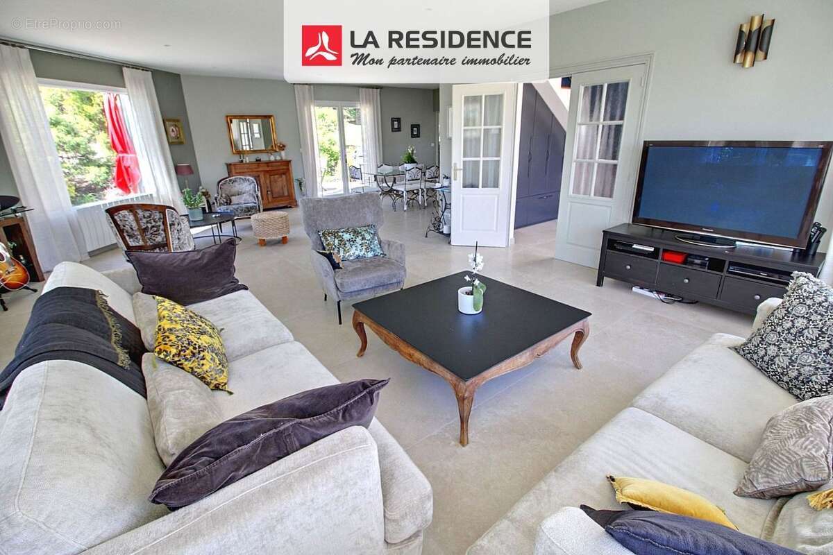 Maison à VAUX-SUR-SEINE