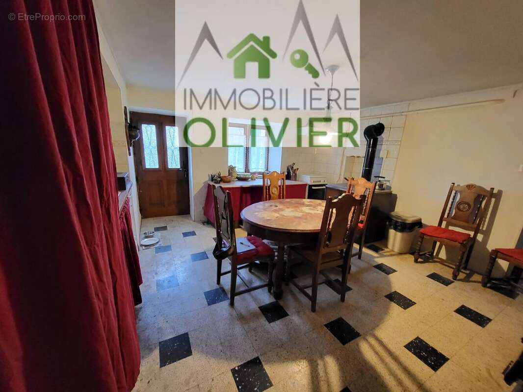 Maison à LIVET-ET-GAVET