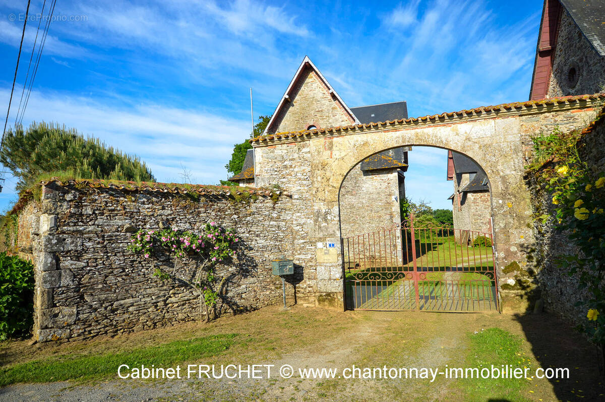 Maison à LES HERBIERS