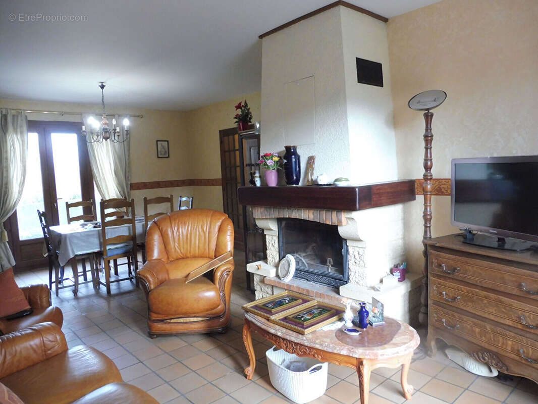 Maison à CONDAT-SUR-VIENNE