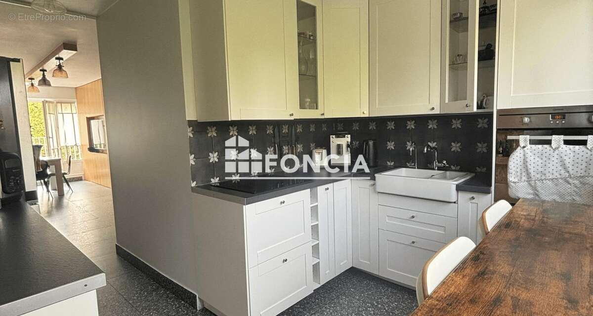 Appartement à CHILLY-MAZARIN