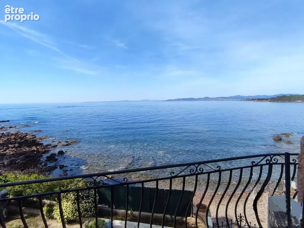 Villa Pieds dans l'eau pour chambre d'hôtes à rénover - photo 2