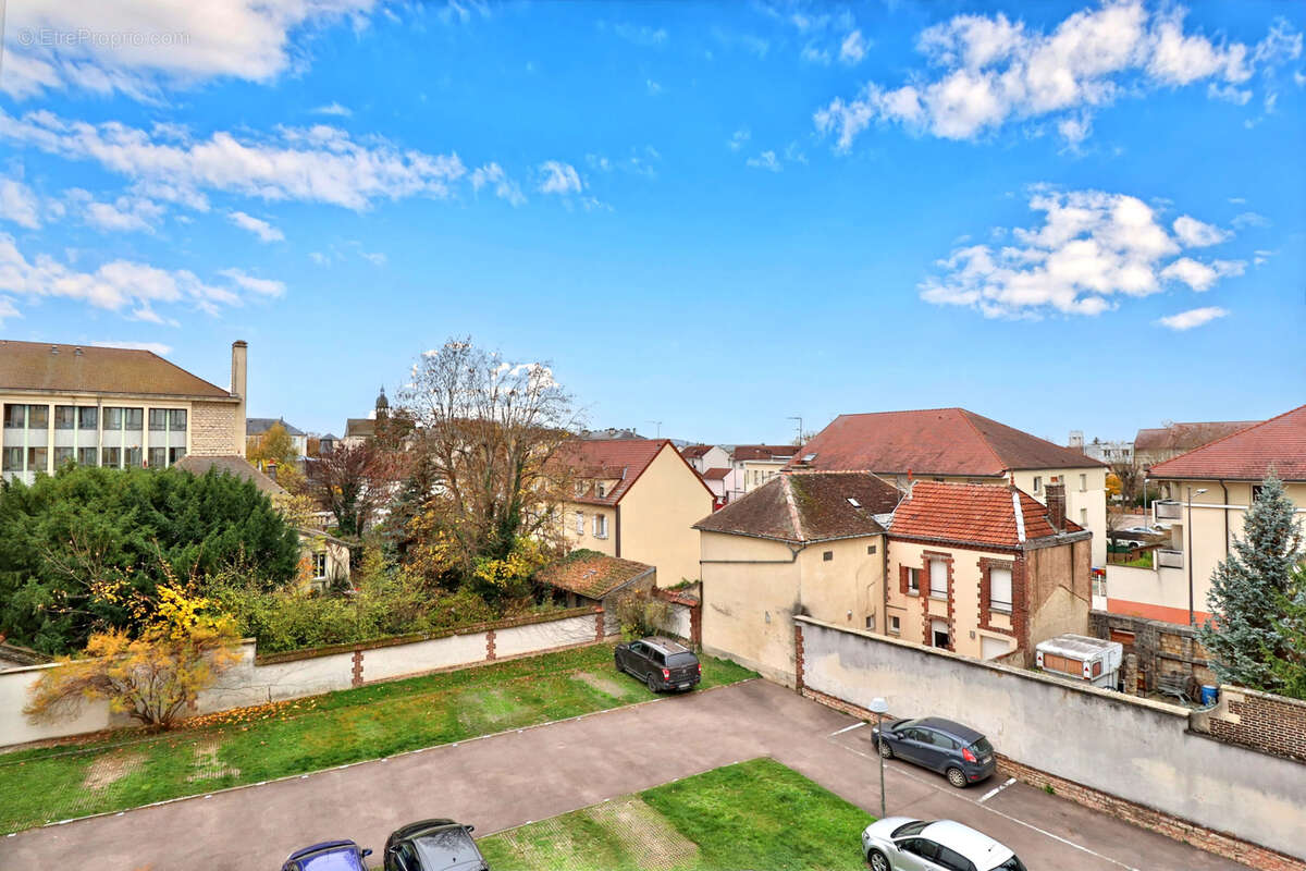 Troyes - appartement t4 avec balcon, cave et parking - photo 9