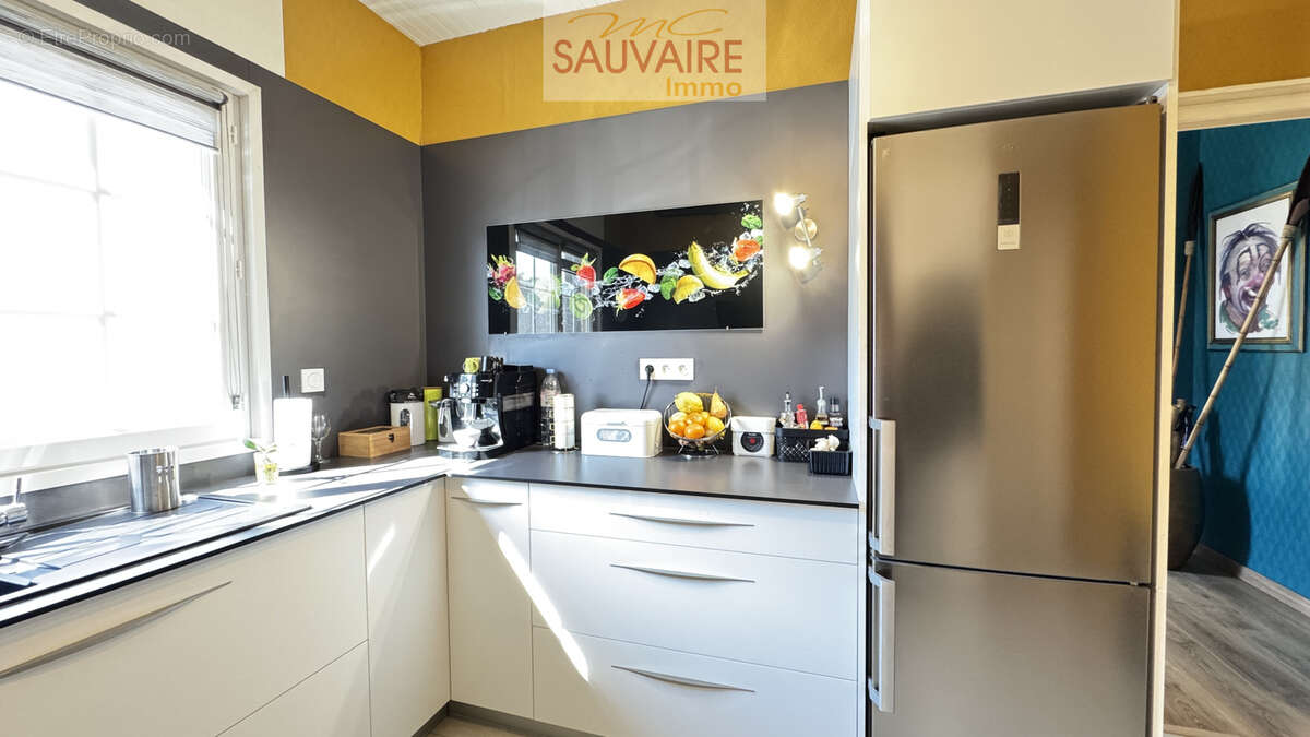 Maison à SAINT-LAURENT-DE-LA-SALANQUE