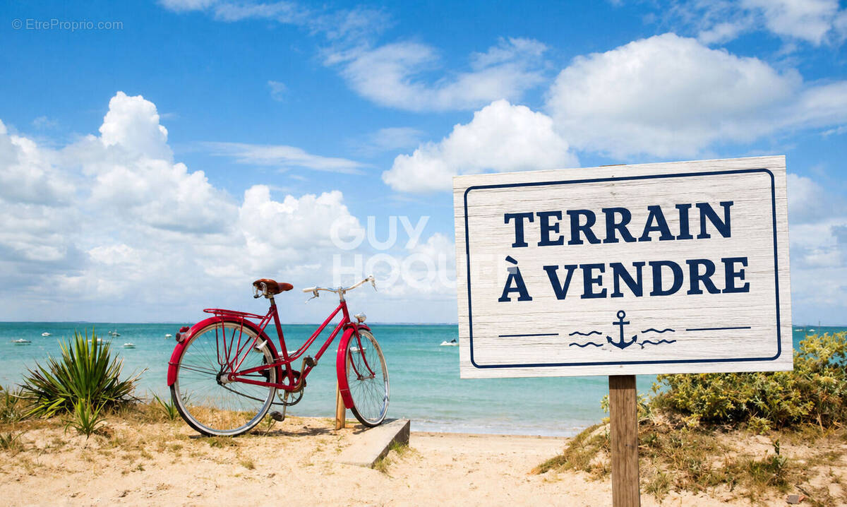 Terrain à LA FLOTTE