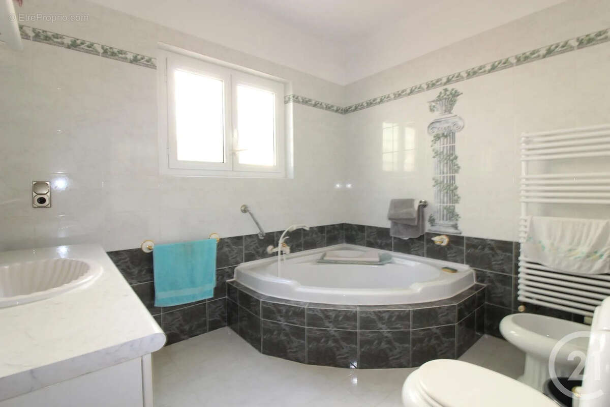 Maison à ROQUEBRUNE-CAP-MARTIN