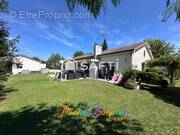 Photo 1 - Maison à SAINT-JEAN-D&#039;ILLAC