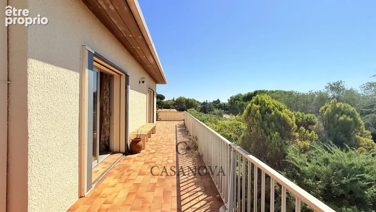 Villa d'architecte avec piscine, six chambres et appartement indépendant sur 1 720 m² de terrain - photo 5