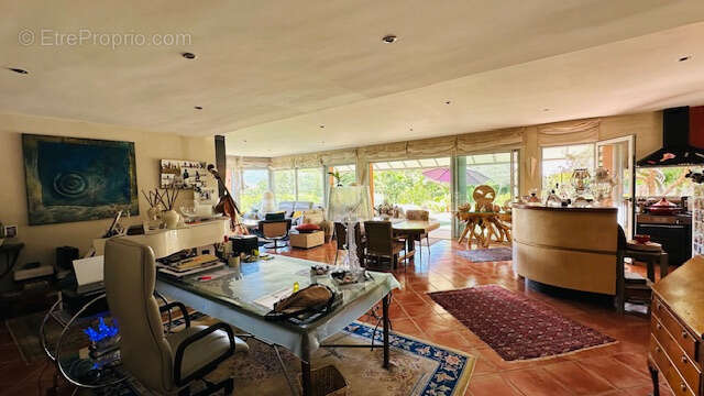 Maison à ENTRECHAUX